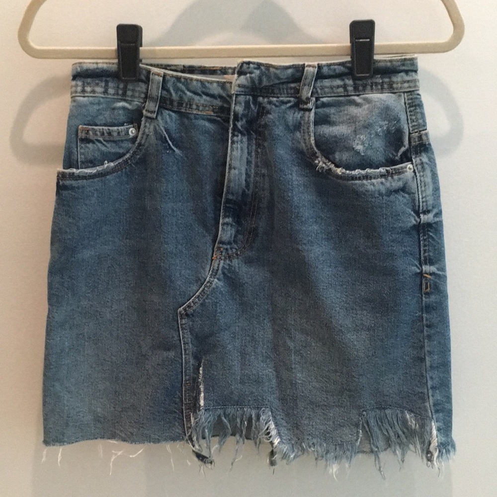 Zara deconstructed denim skirt - Picture 2 of 5